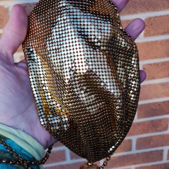 Vintage 1930s Whiting and Davis Flapper Gold Mesh Drawstring bag - Picture 5 of 12